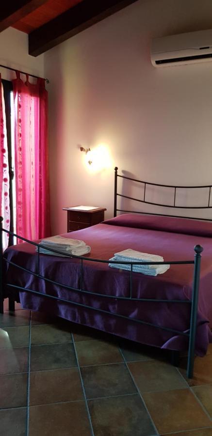Bed and Breakfast Bed & Breakfast S' Accorru Сант-Антиоко Экстерьер фото